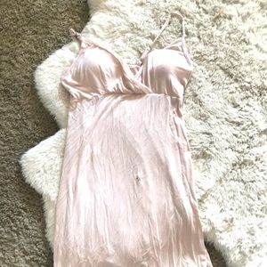 Piink pj sleeping dress no stains ajd 1 tiny hole that’s not noticeable.